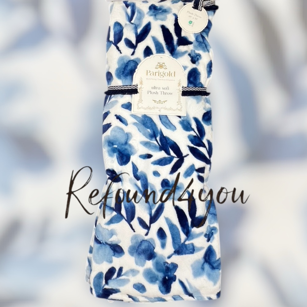Parigold - ‘Blue Leaves’ Ultra soft plush oversized throw. 60” x 70”. NWT. Firm!
